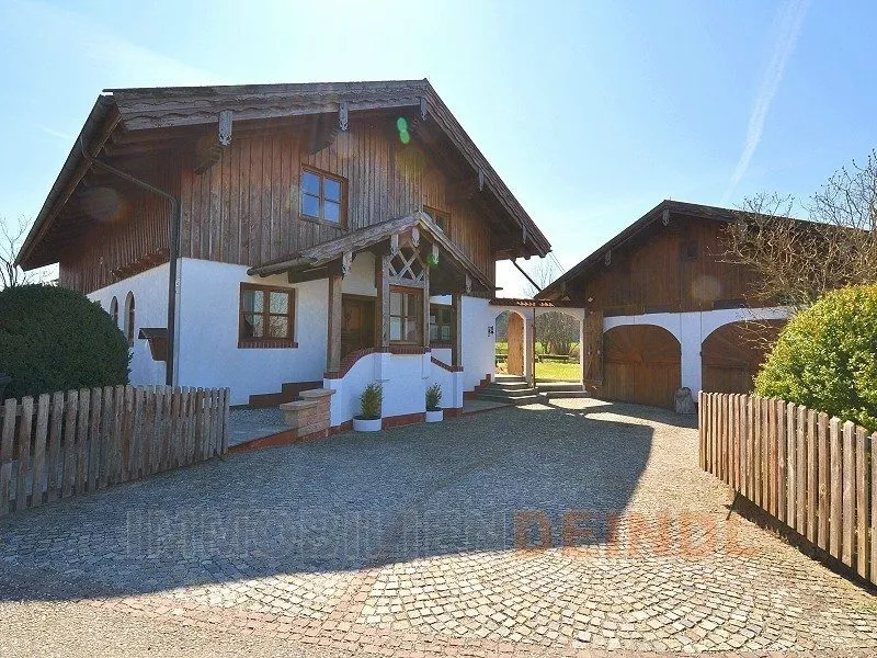 Immobilienangebot - Überackern - Alle - Landhaus mit Schwimmteich bei Hochburg / Ach
