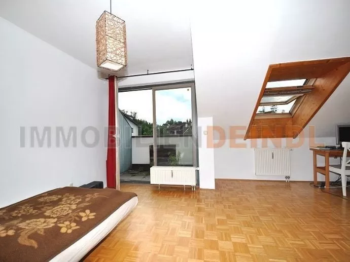 Immobilienangebot - Sankt Georgen bei Salzburg - Alle - Gemütliche 2-Zi.-Dachgeschoss-Wohnung in Oberndorf / Vollern