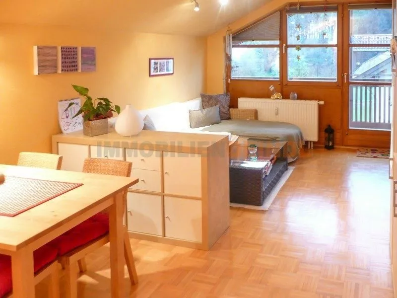 Immobilienangebot - Oberndorf - Alle - Gepflegte 2-Zimmer-Wohnung in Oberndorf / Ziegelhaiden