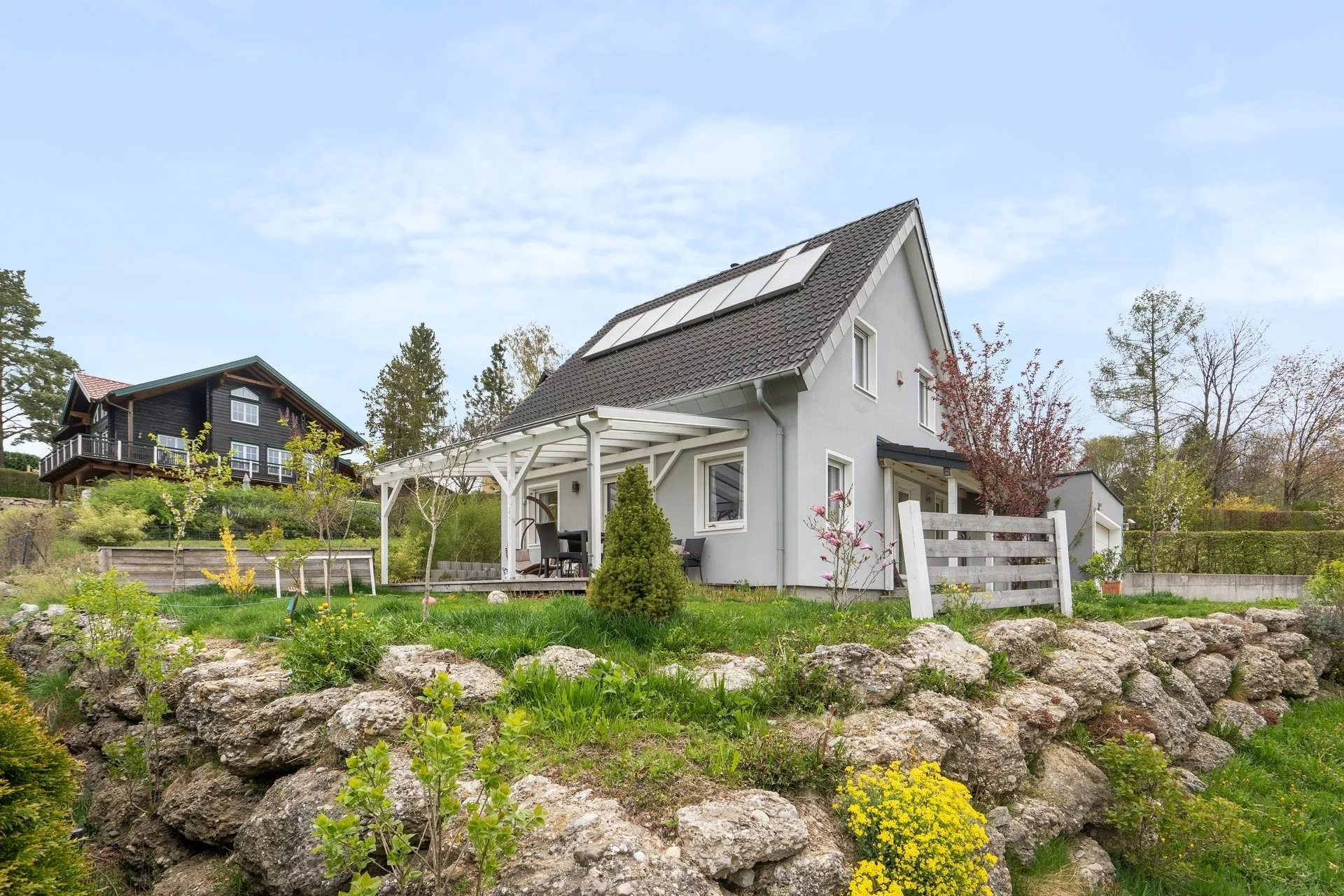 Immobilienangebot - Eggelsberg - Alle - Top gepflegtes Einfamilienhaus mit Doppelgarage und Pool Nähe Ibmer See