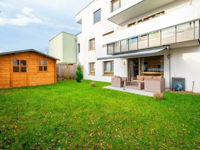 Immobilienangebot - Oberndorf - Alle - Neuwertige Gartenwohnung mit TG- Stellplatz im Zentrum von Oberndorf